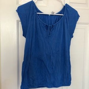 Old navy stretchy shirt
